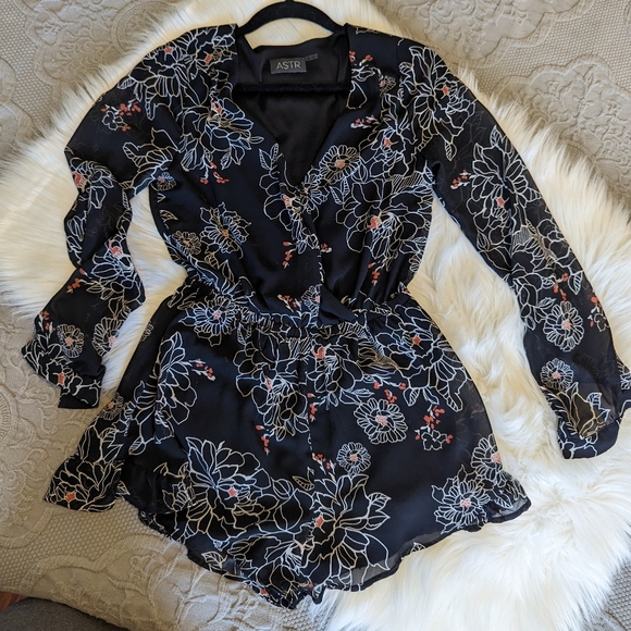 Romper - Picture 2 of 3